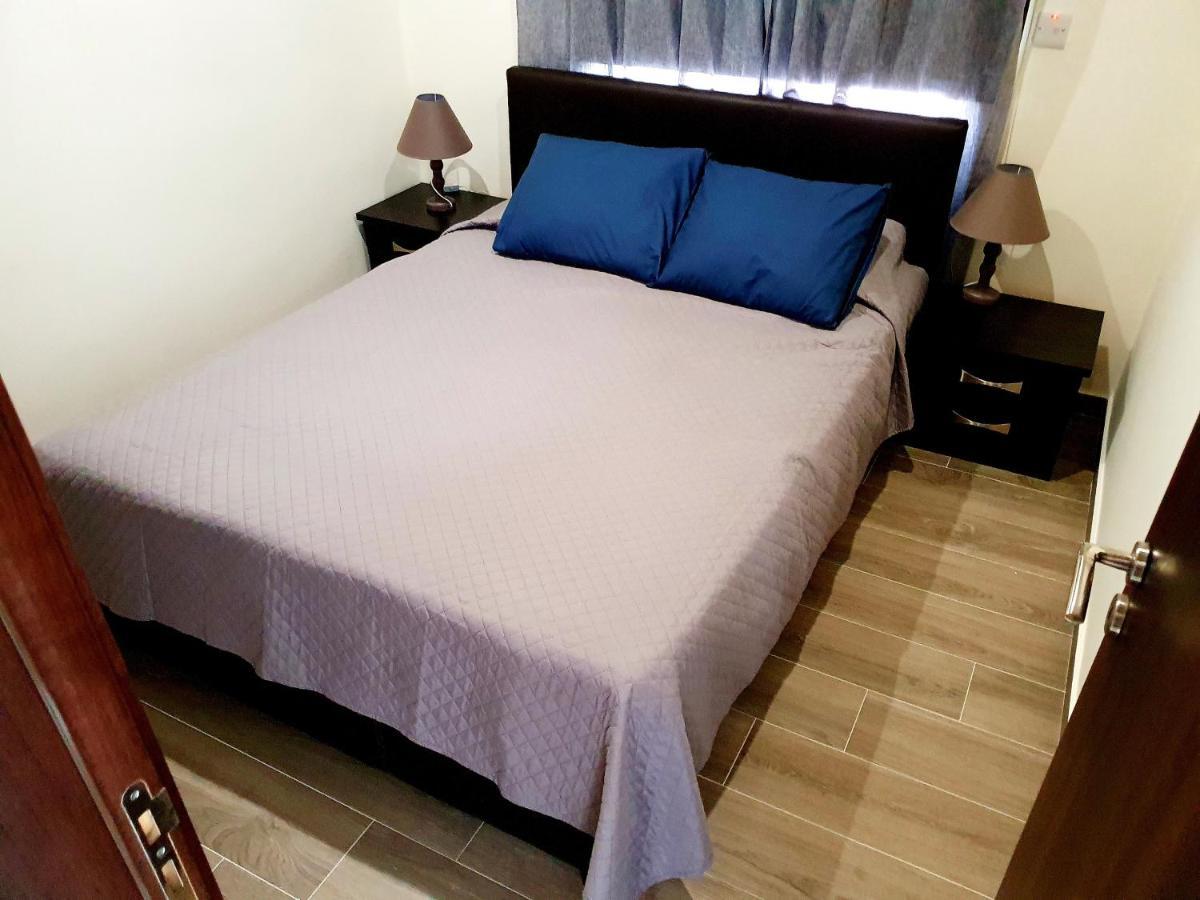 2 Bedroom Cozy Apartment Near Tourist Area, 200M From Sea Пафос Экстерьер фото